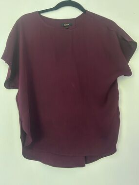 Quince washable stretch silk tee in wine tasting red. Xs